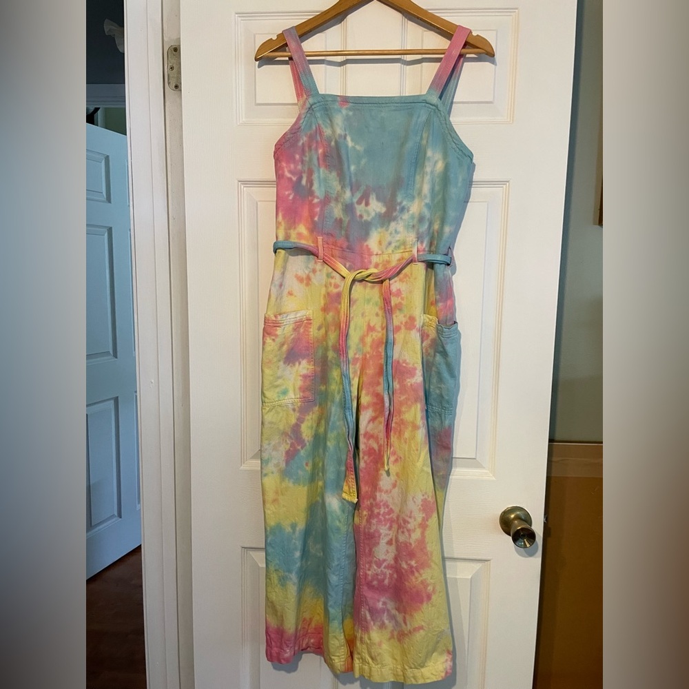 Tie-Dye cotton overalls SZ medium, wide cropped leg, belt, smocked back